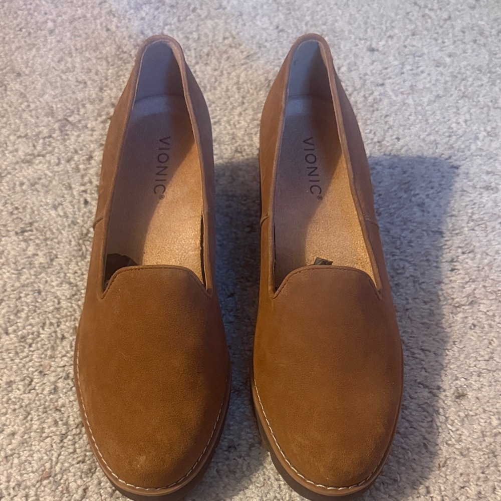 Vionic Willa Tan Suede Slip-On Wedge Clogs - Picture 12 of 12
